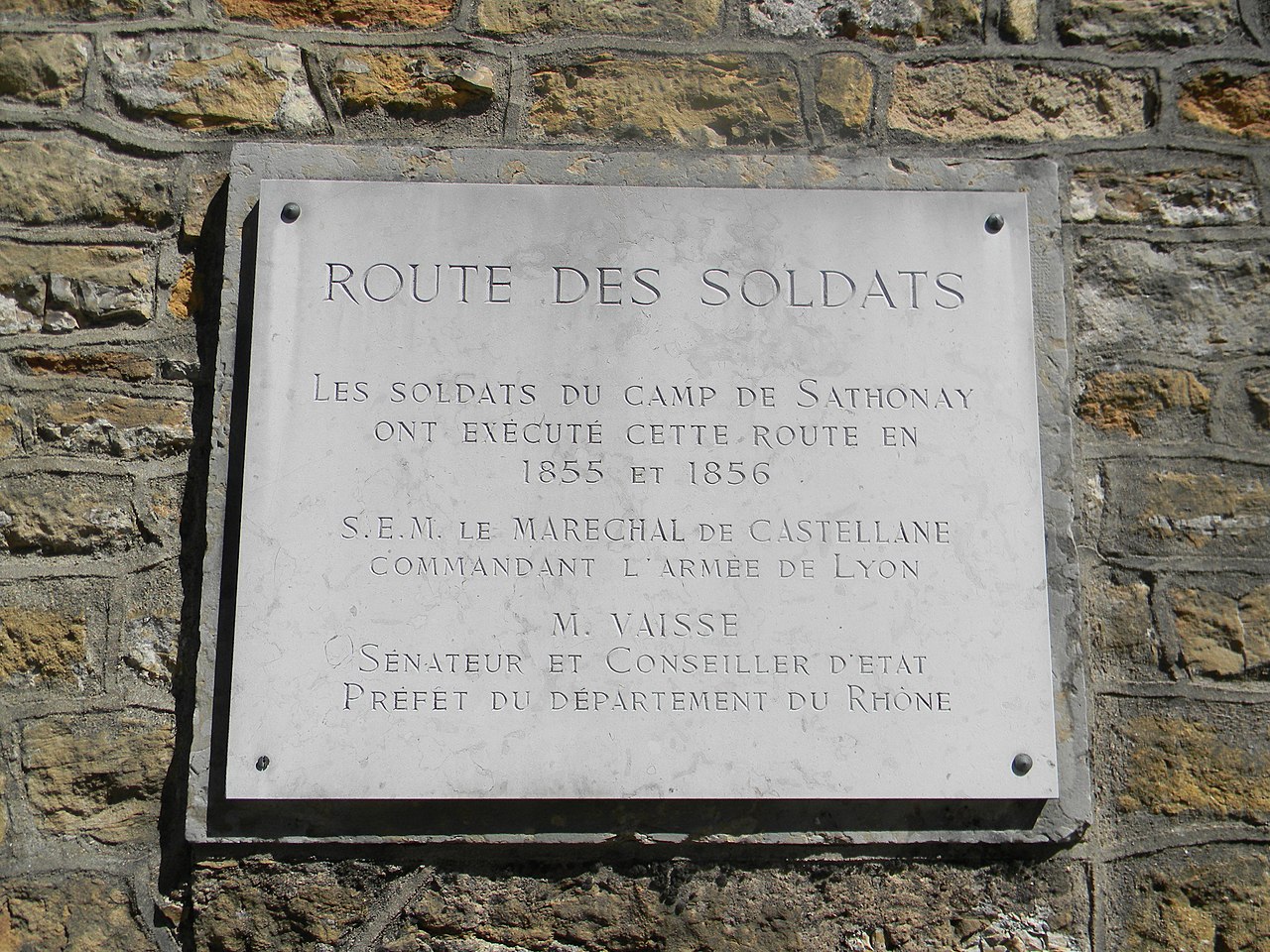 Caluire's Montee des Soldats: Guide to Local Businesses & Services